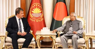 নির্বাচনে বড় পর্যবেক্ষক দল পাঠাবে ইউরোপীয় ইউনিয়ন: প্রধান উপদেষ্টাকে ইইউ ইওএম চিফ